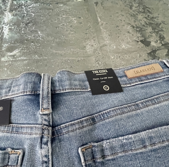 Nwt Blank NYC Women's Blue Denim The Essex Classic Cut-Off Shorts Size 27 - Picture 3 of 5